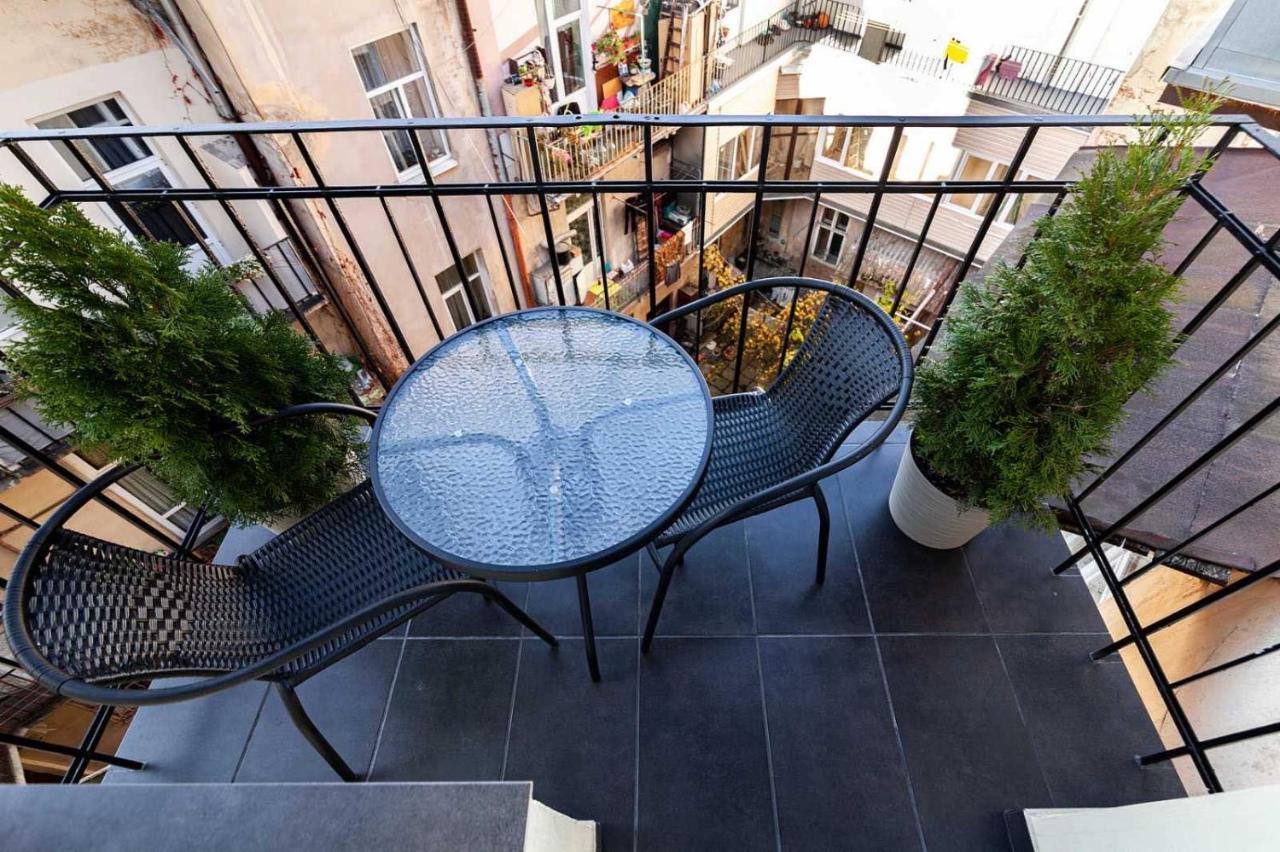 Кості Левицького 11 Lviv Exterior photo